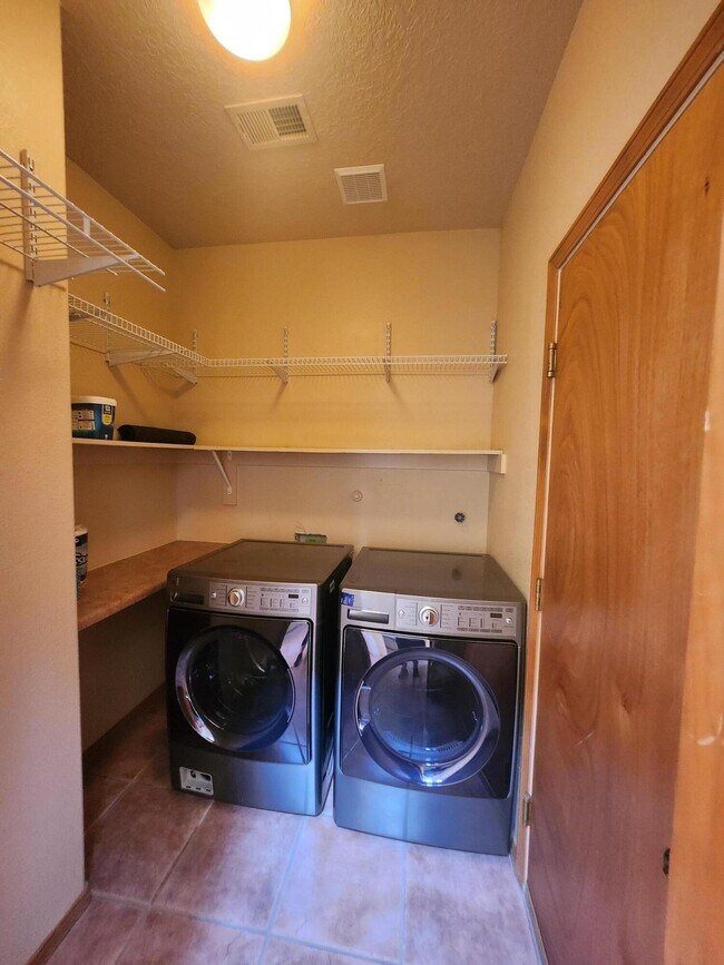 Building Photo - 13243 Silver Peak Pl NE