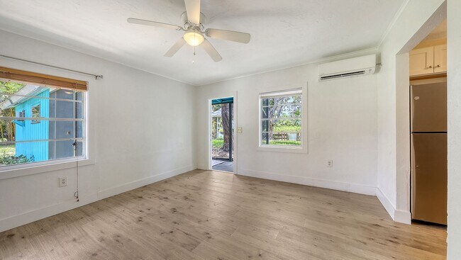 Building Photo - Completely Remodeled Home With Stunning Ri...