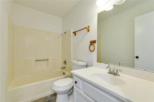 Building Photo - 16803 Pocono Dr