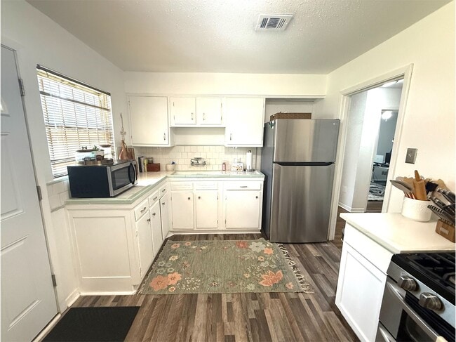 Building Photo - 2222 Althea Dr