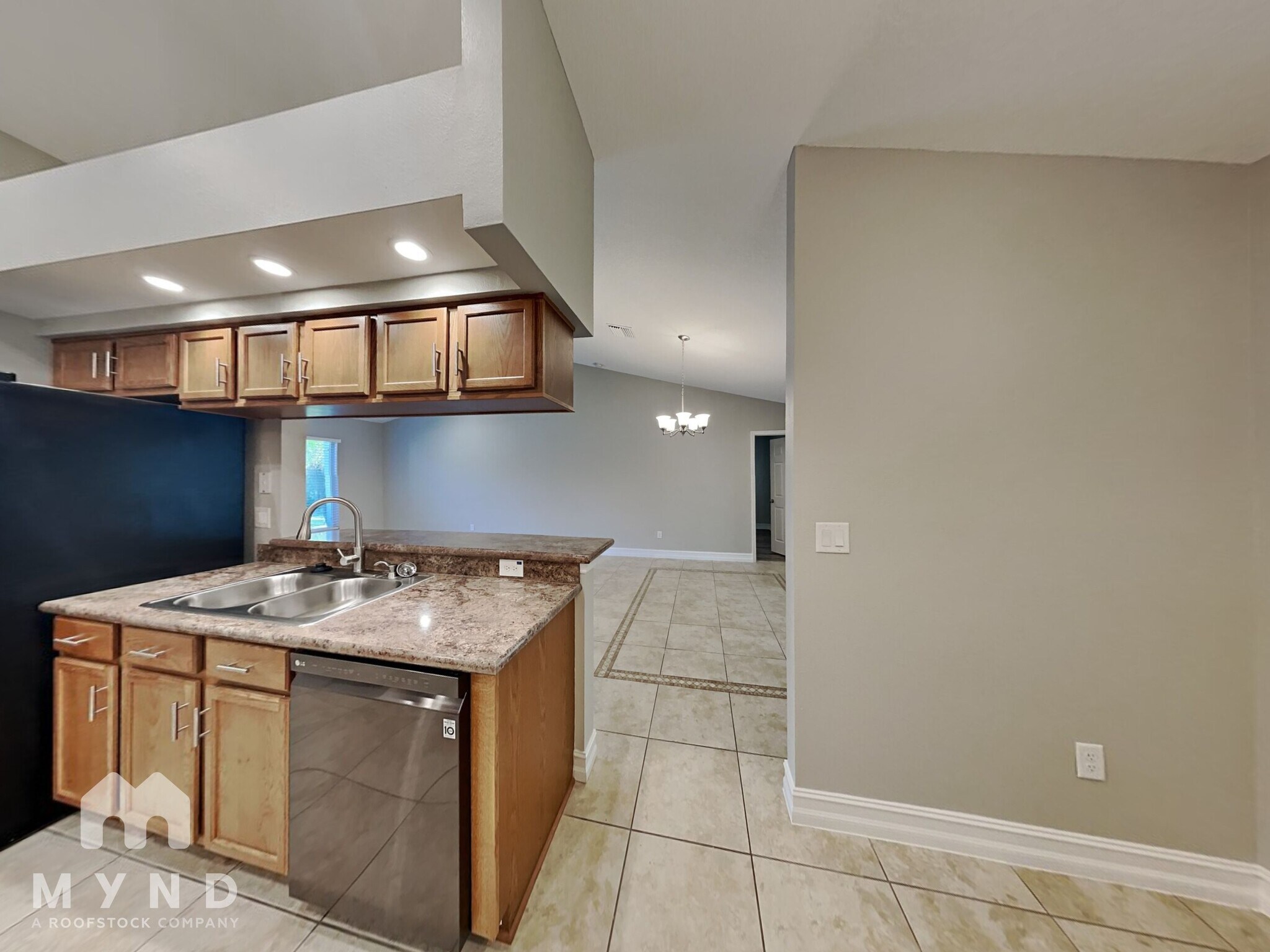 Building Photo - 8280 Philatelic Dr