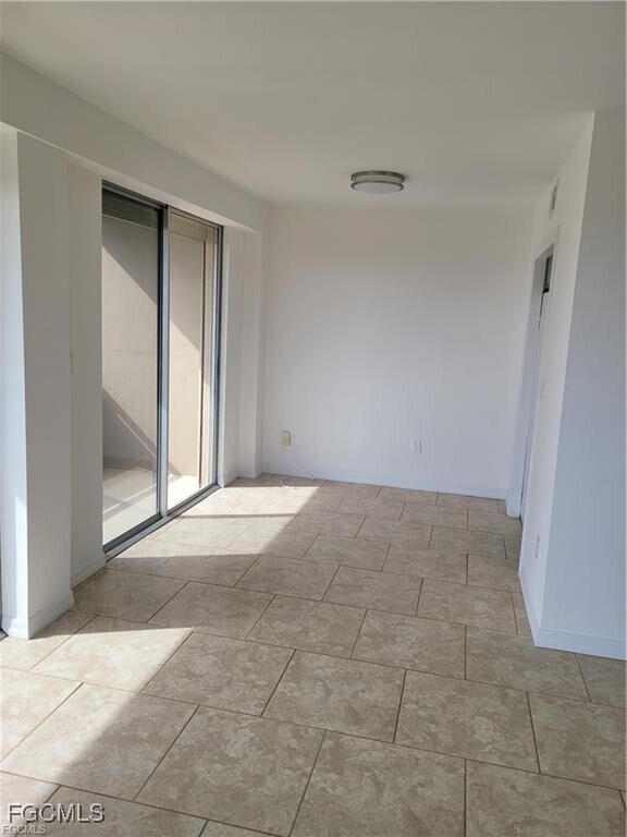 Building Photo - 4803 Sunset Ct