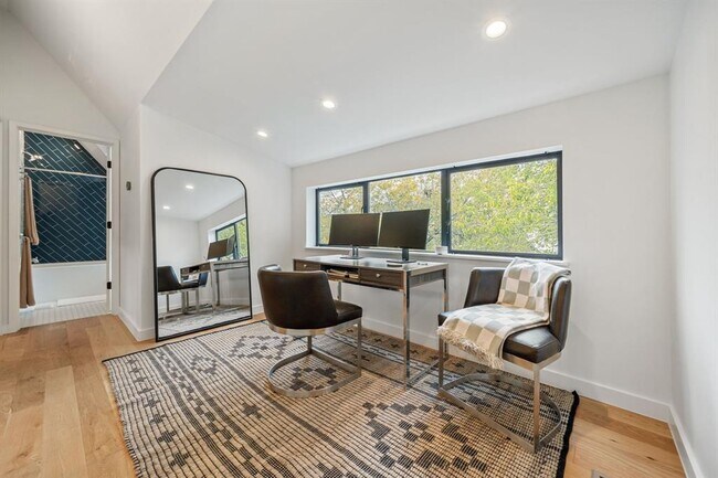 Building Photo - 2509 Durwood St