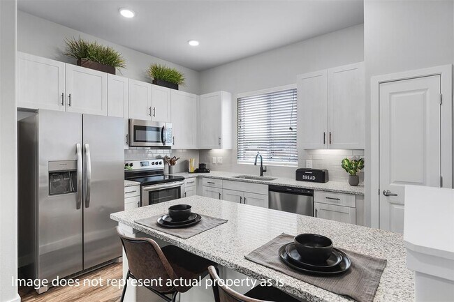 Building Photo - 7157 Borland Dr