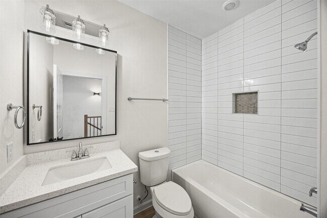 Building Photo - 443 Hahlo St