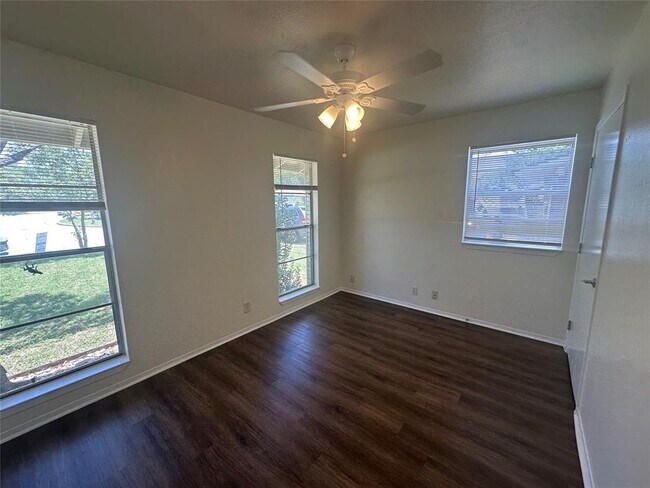 Building Photo - 8510 Woodstone Dr