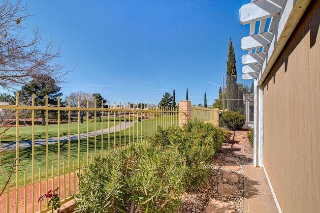 Building Photo - 5053 Cedar Lawn Way