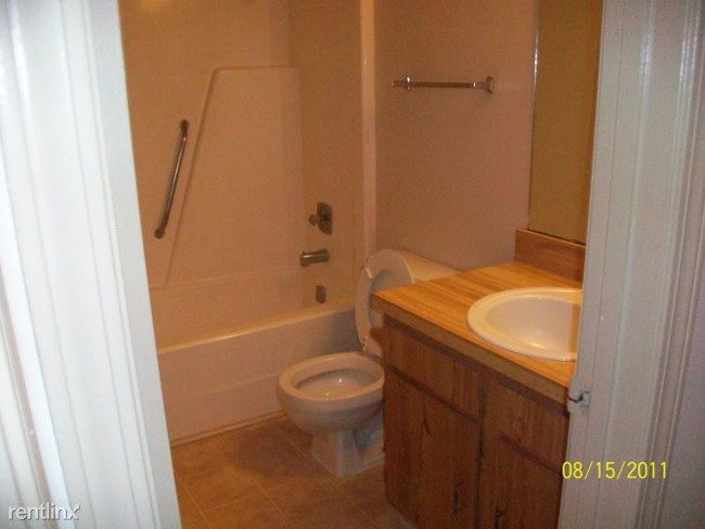 Building Photo - 2 br, 1.5 bath Condo - 4620 Pontchartrain Dr