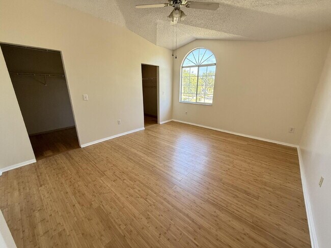 Building Photo - Beautifully remodeled 6 bedroom - 3 bath home in Summerfield Village