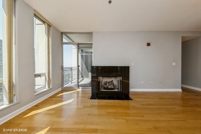 Building Photo - 1250 S Michigan Ave