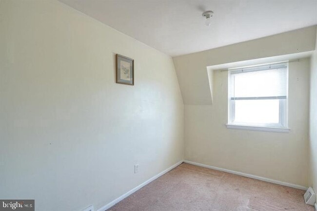 Building Photo - 5428 Vicaris St