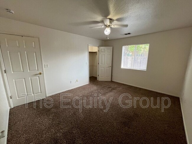 Building Photo - 1424 Cottage Pl