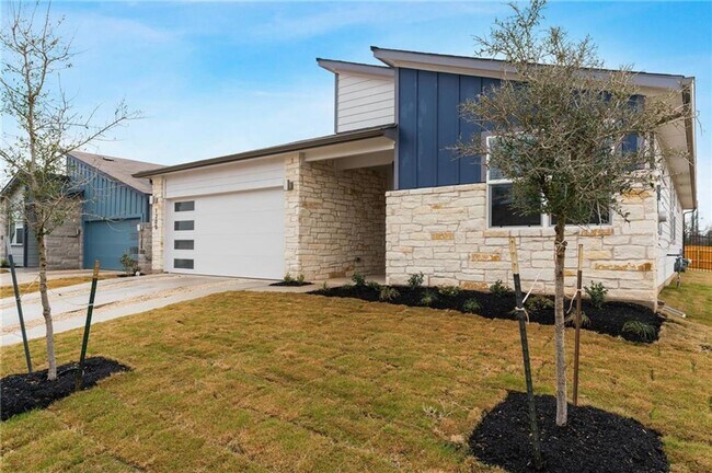 Building Photo - Gorgeous home available August 1!