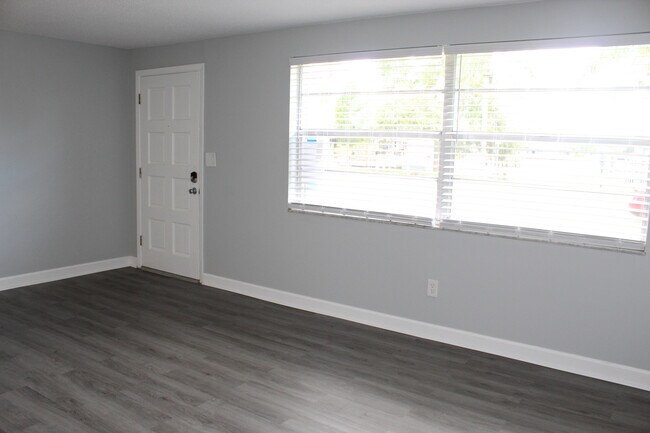 Building Photo - 178 175th Ave E