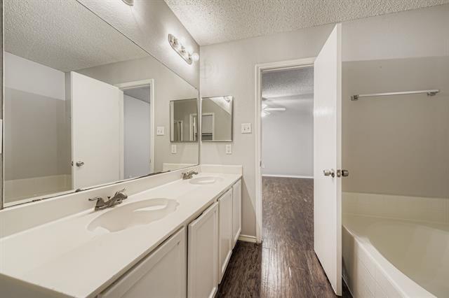 Building Photo - 3904 Stonewick Ct