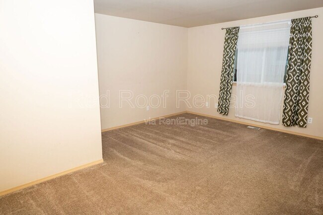 Building Photo - 20121 96th Ave E