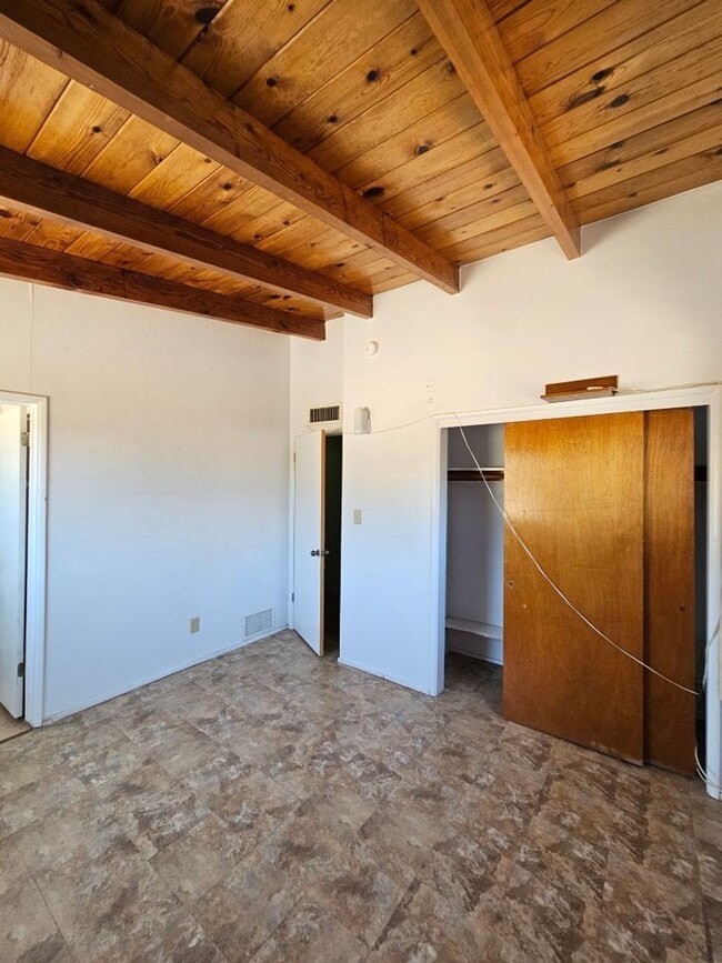 Building Photo - Brick Charmer in established neighborhood