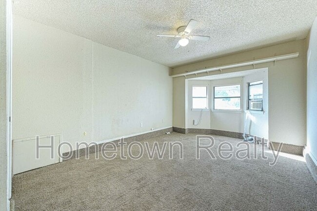 Building Photo - 2621 SW 52nd St