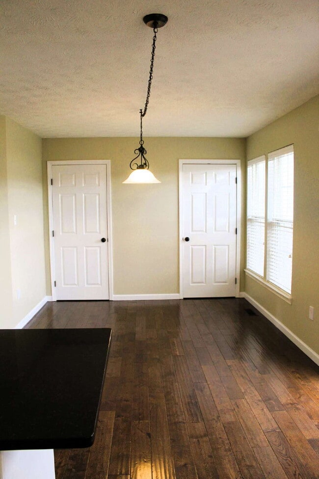 Building Photo - Roomy 3-Bedroom Townhouse in Baldwin Neigh...