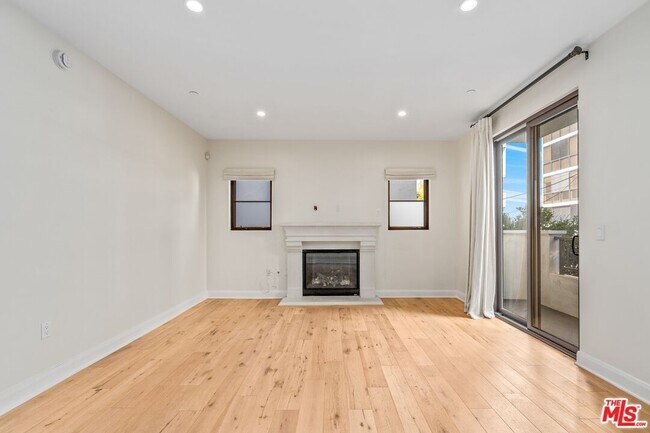 Building Photo - 10647 Ashton Ave