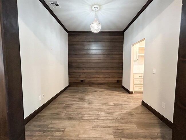 Building Photo - 8201 Crew Ln