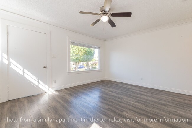 Building Photo - 5310 S Van Ness Ave