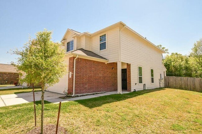 Building Photo - 709 South Ella Creek Drive