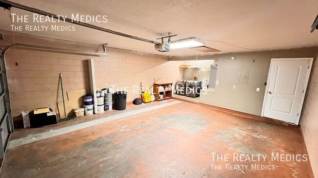 Building Photo - 430 Red Coat Ln