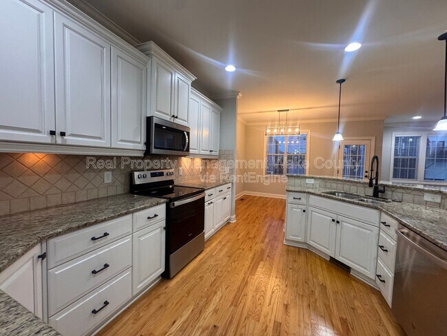 Building Photo - 441 Heritage Village Ln