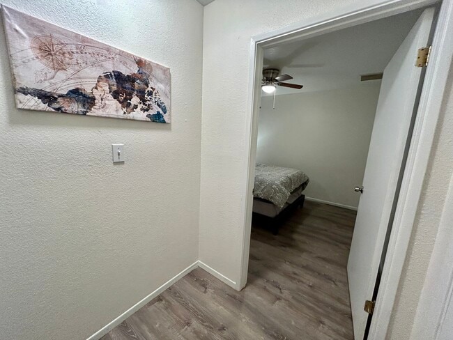 Building Photo - 4234 E Western Dr