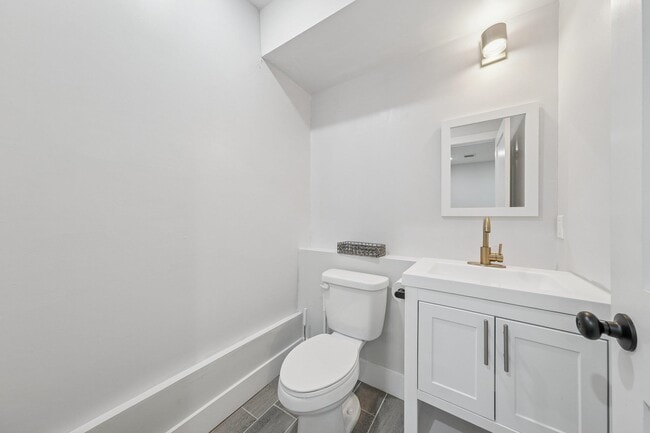 Building Photo - 183 Gates Ave