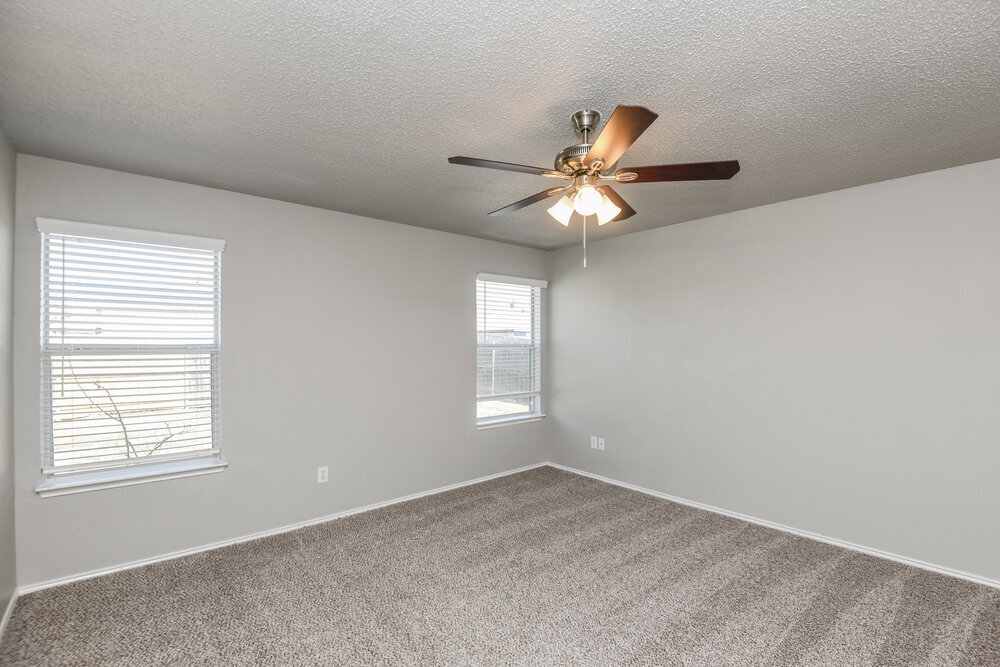 Building Photo - 1121 Sandalwood Dr