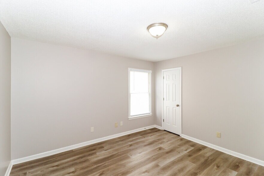 Building Photo - 1522 Appling Wood Cove S