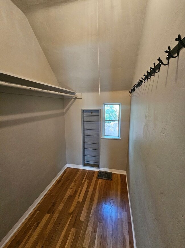 Building Photo - Stunning 1 Bed 1.5 Bath Naglee Park Home W...