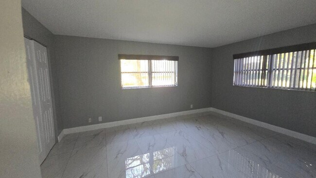 Building Photo - 3000 Riverside Dr