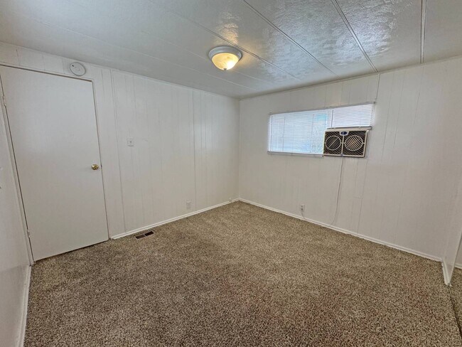 Building Photo - 70210 CA-111