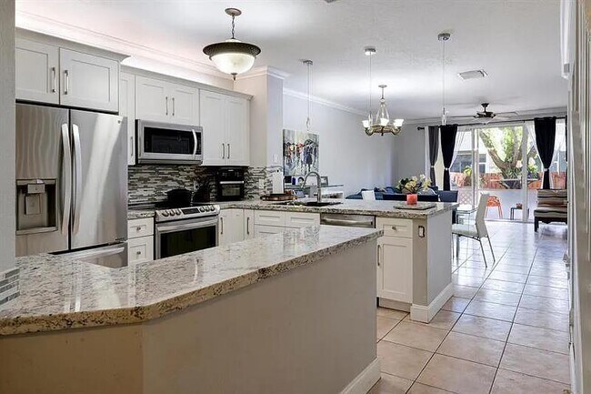 Building Photo - 9784 Porta Leona Ln