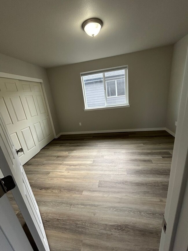 Building Photo - Beautifully Furnished Brand New 5 Bedroom ...