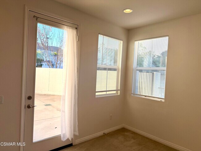 Building Photo - 62 Secret Hollow Ln