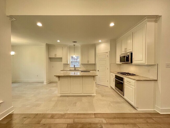 Building Photo - 25279 Burlington Dr