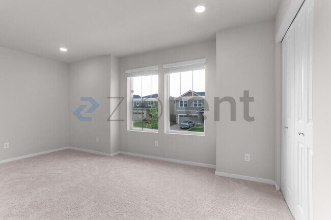 Building Photo - Unit