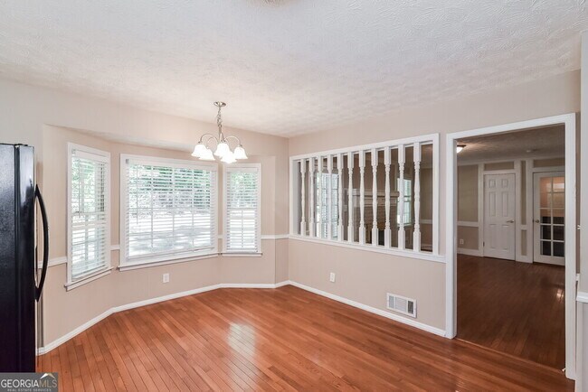 Building Photo - 737 Mountainbrooke Cir SW