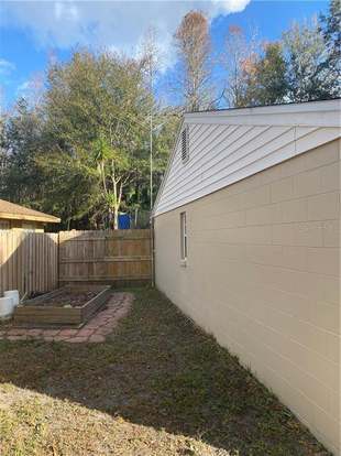 Building Photo - 16131 Manorwood Cir