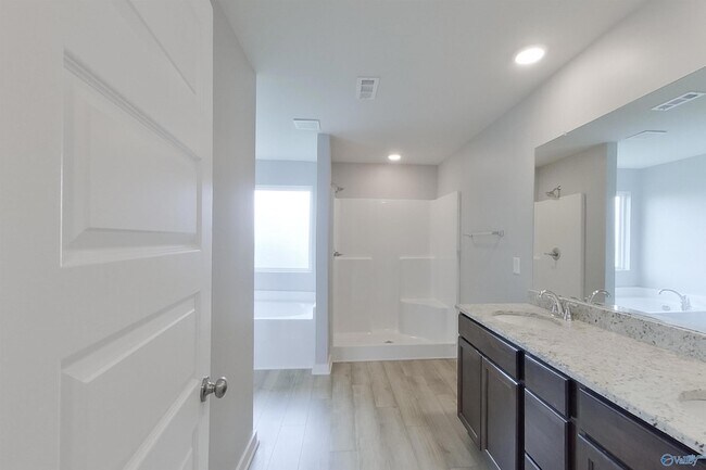 Building Photo - 6405 Upchurch Dr