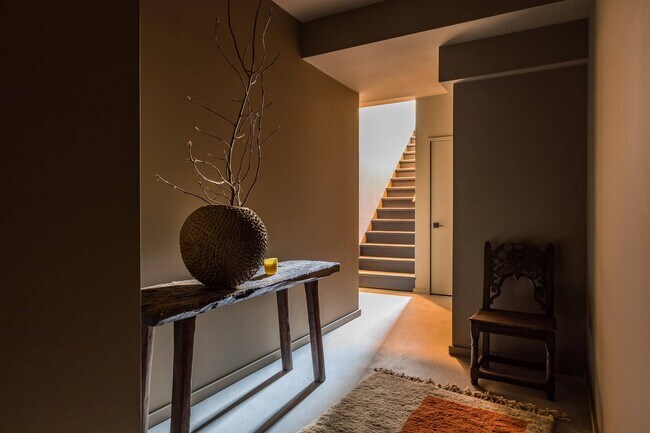 Building Photo - 265 Three Mile Harbor Hog Creek Rd