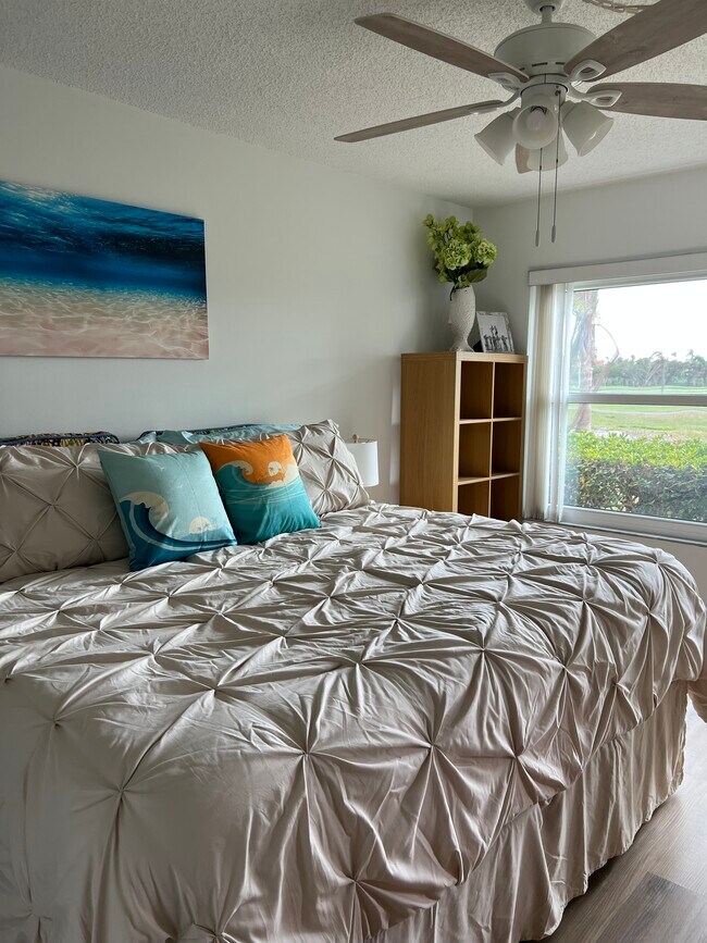 Building Photo - 6180 Sun Blvd