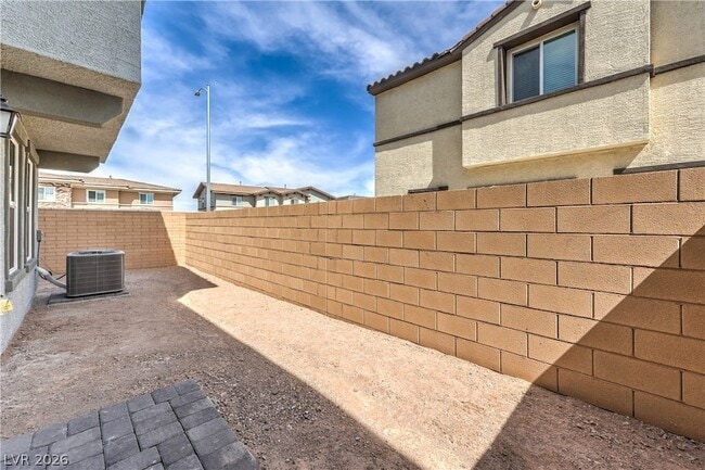 Building Photo - 776 Fallen Phoenix St