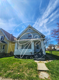 Building Photo - Very spacious 2 bed 1 bath with huge lot!