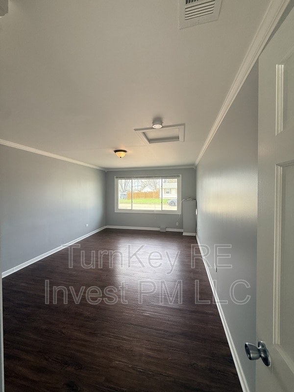 Building Photo - 403 Montrose Dr