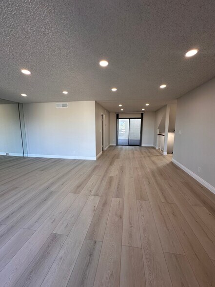 Building Photo - 4300 Via Marisol